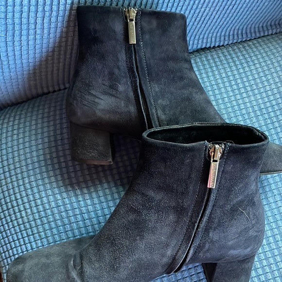 Vero Cuoio “The Seller” suede booties - Picture 3 of 7